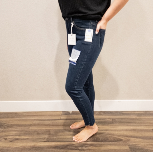 ✅️ Bleu Denim + Design Company Skinny Fit Jeans - Picture 2 of 10